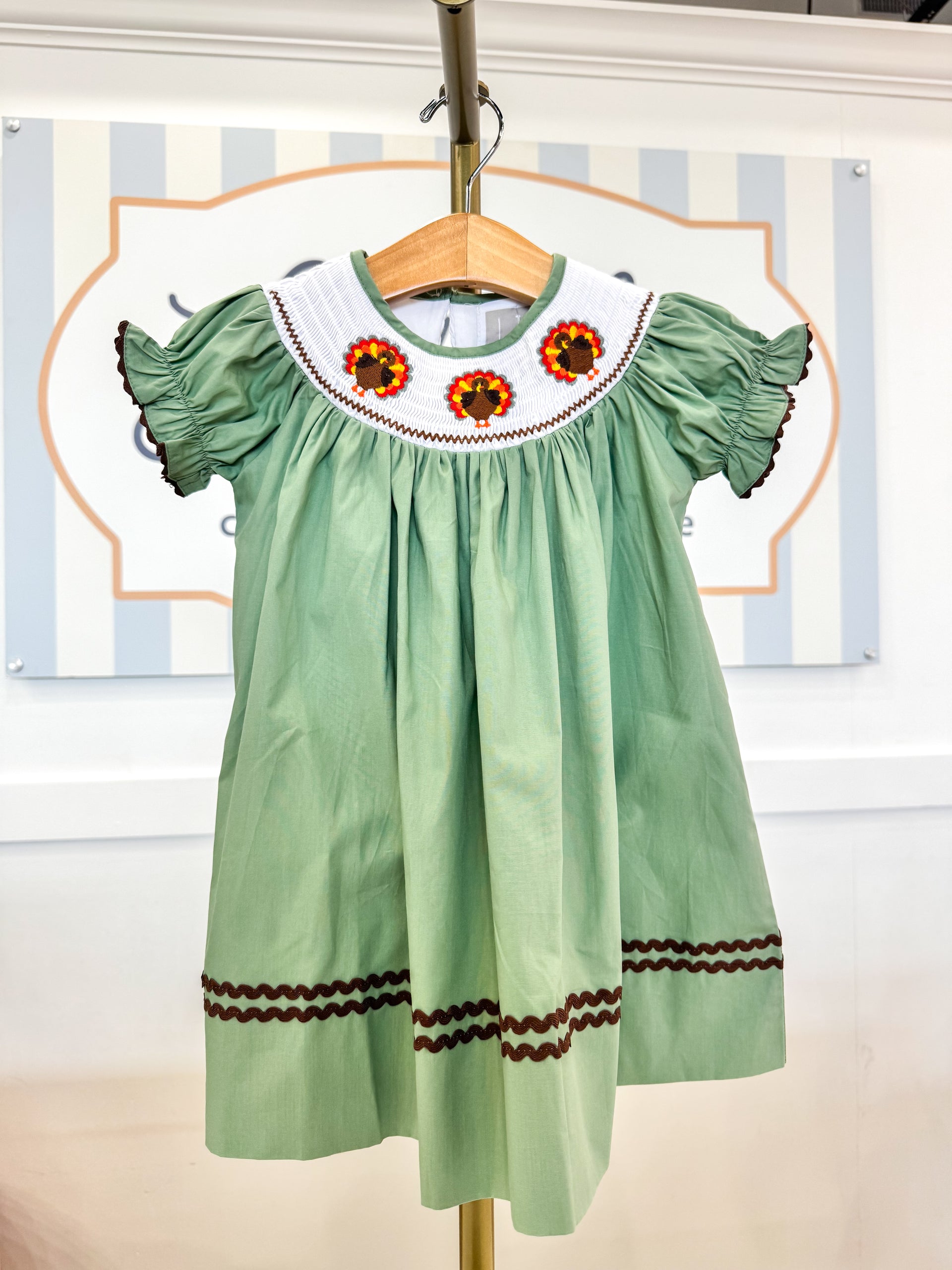 smocked turkey dress Sage Green Bishop – Little's Boutique DressesCategory Amazon.com : Blissful Diary 55 Sleeve Tamanhos:M